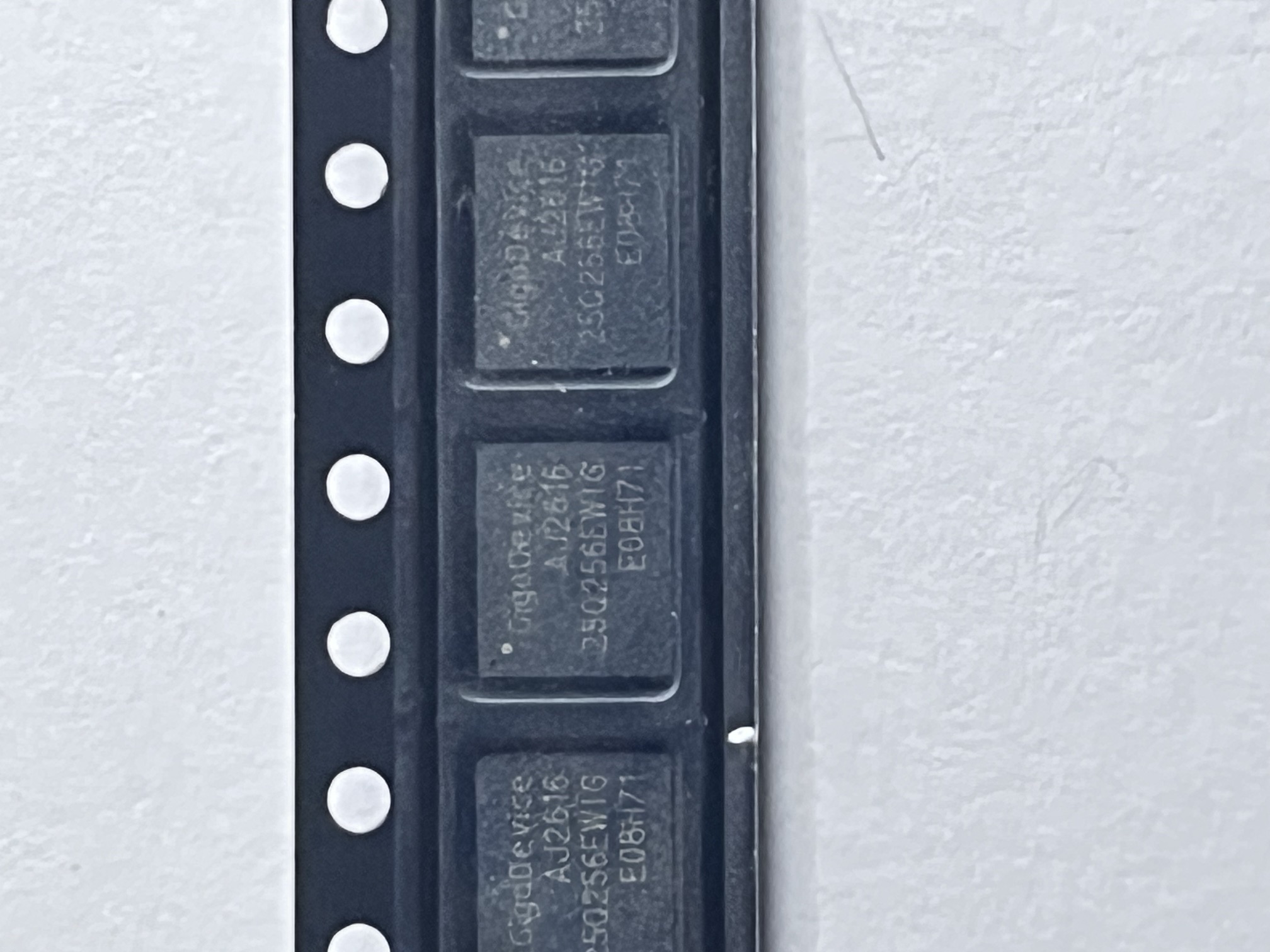 GD25Q256EWIGR - Flash NOR 256Mbit SPI - WSON-8-EP(5x6)