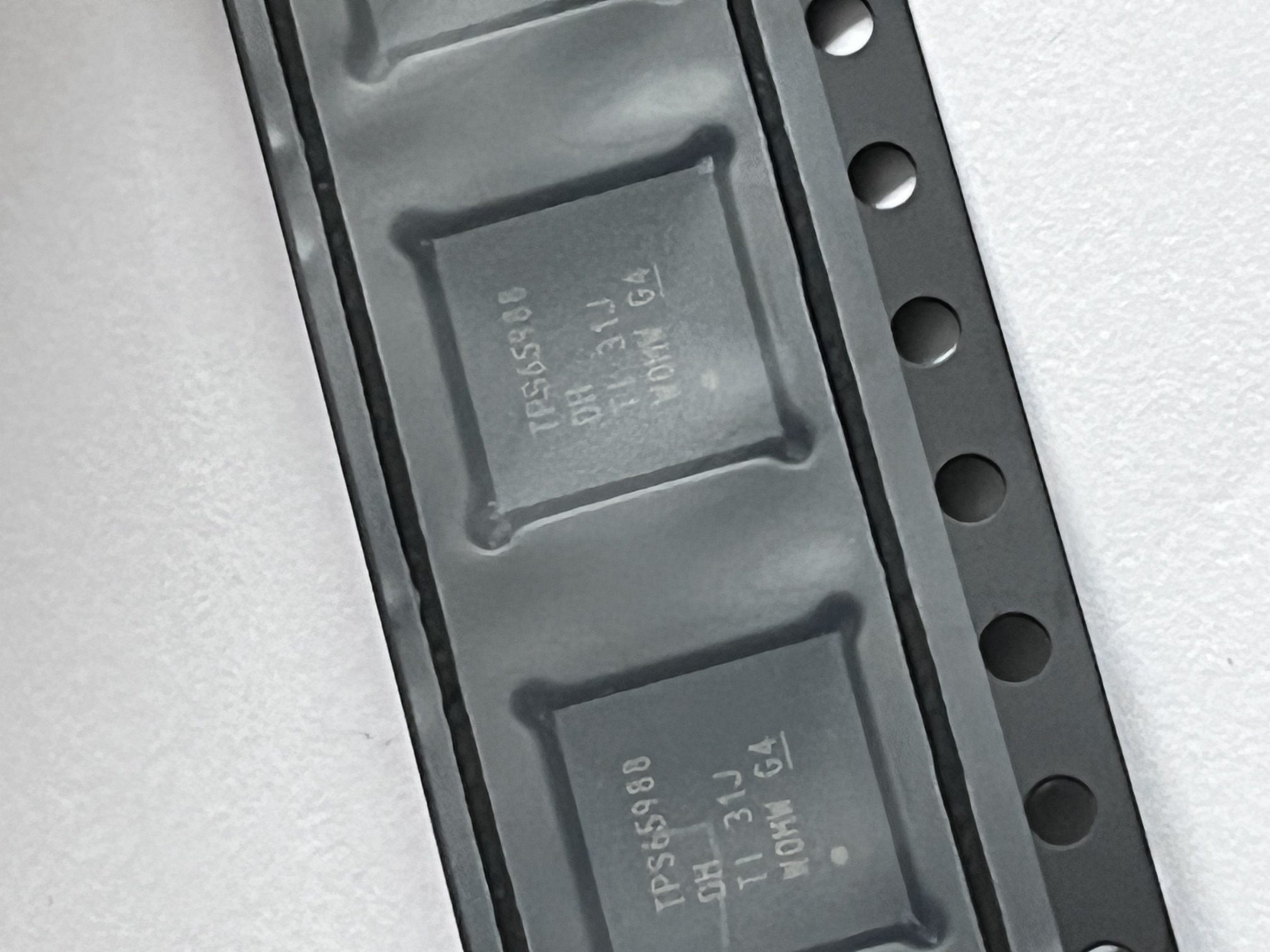 TPS65988DHRSHR - USB-PD Controller - QFN-56(7x7)