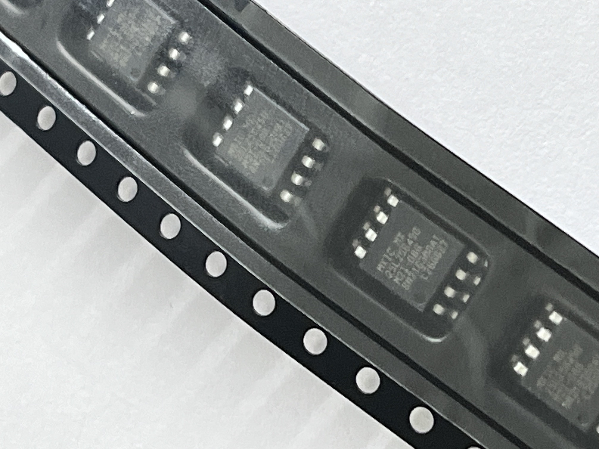 MX25L25645GM2I-08G - Flash NOR 256Mbit SPI 133MHz - SOP-8-208mil
