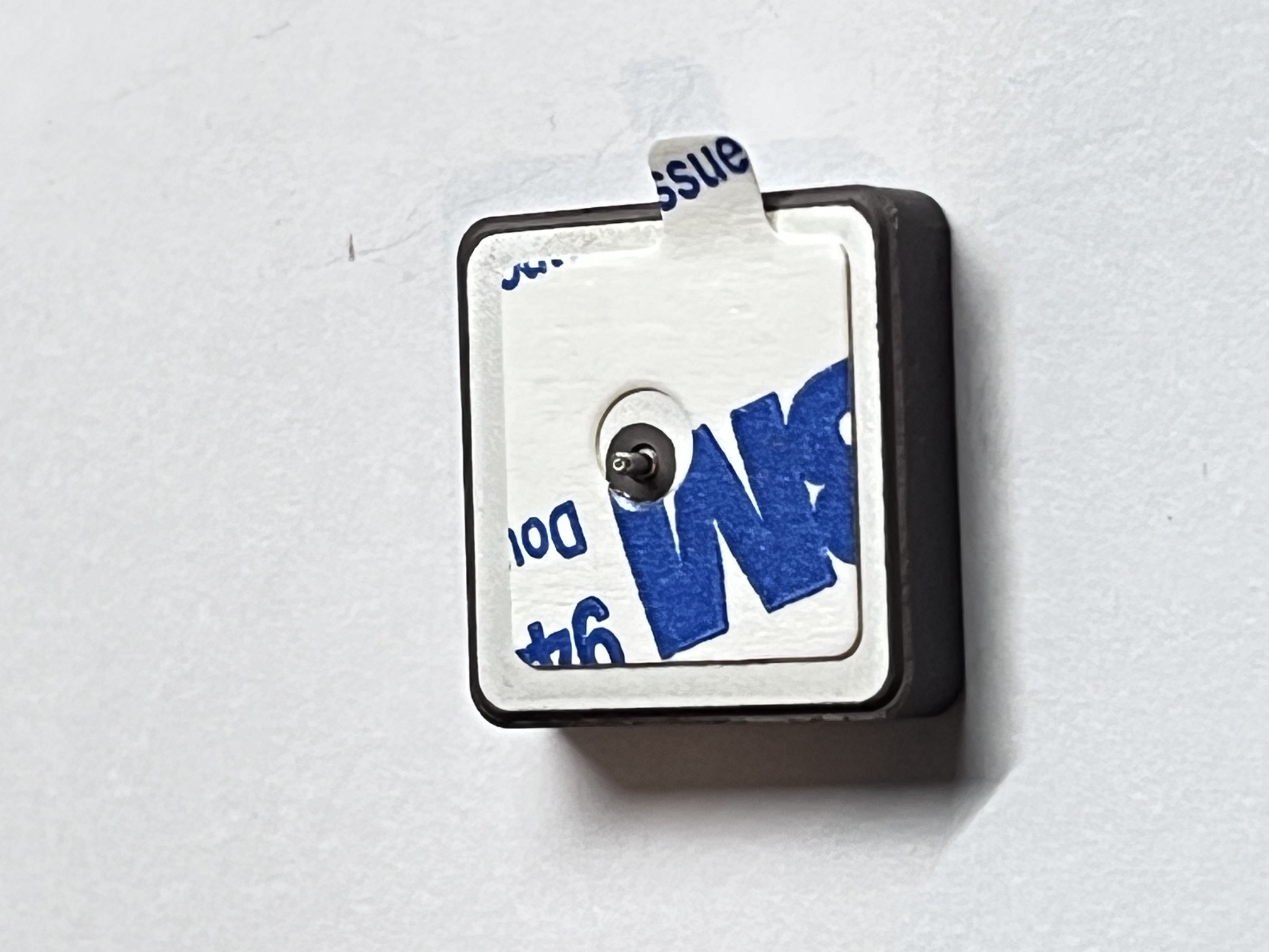 BWGNSCNX18-18W4 - GNSS-/GPS-Keramik-Patchantenne 18x18 mm, Durchsteckmontage - Through Hole 18x18mm