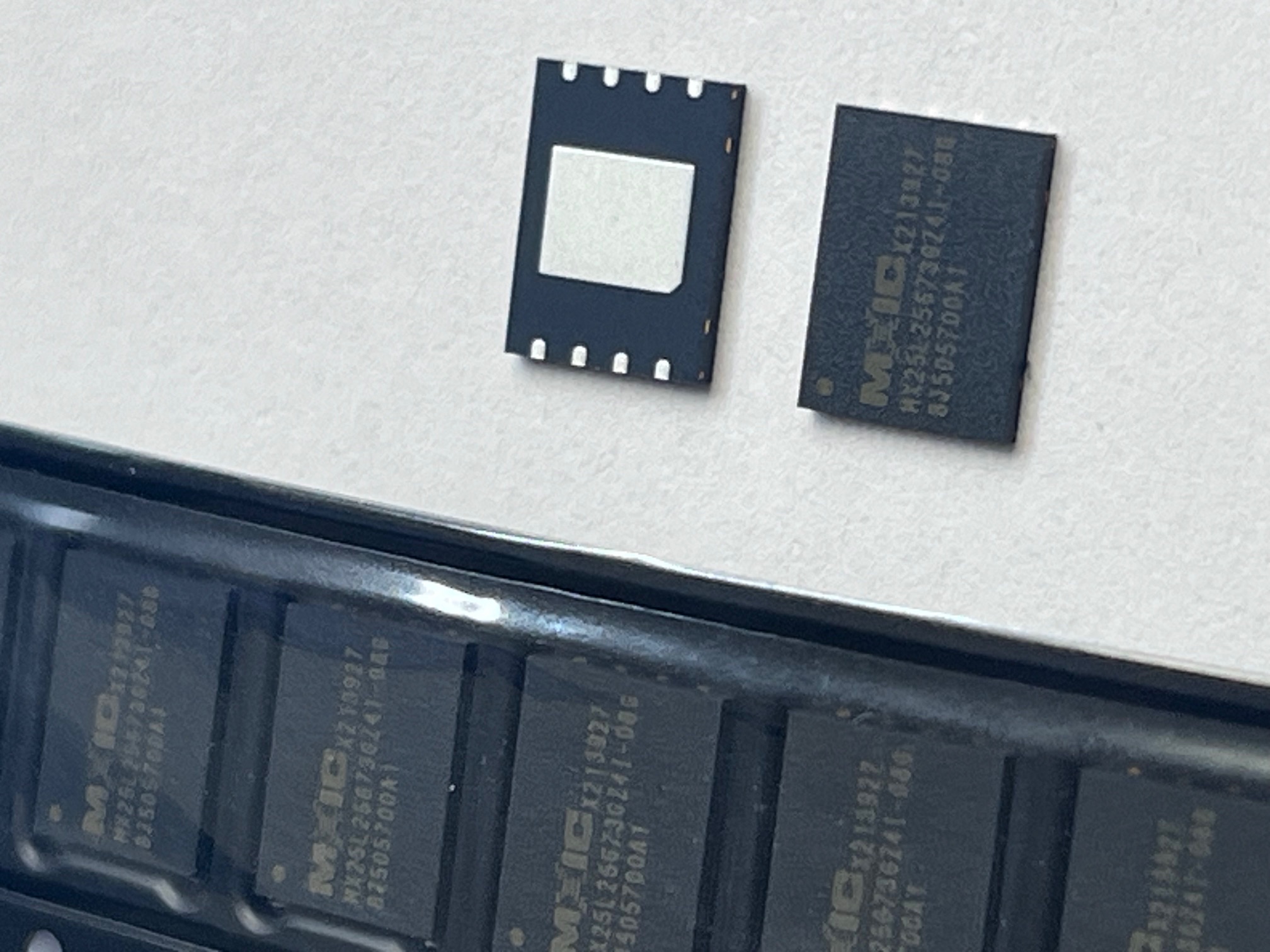 MX25L25673GZ4I-08G - 256MBit NOR-FLASH 133MHz - WSON-8